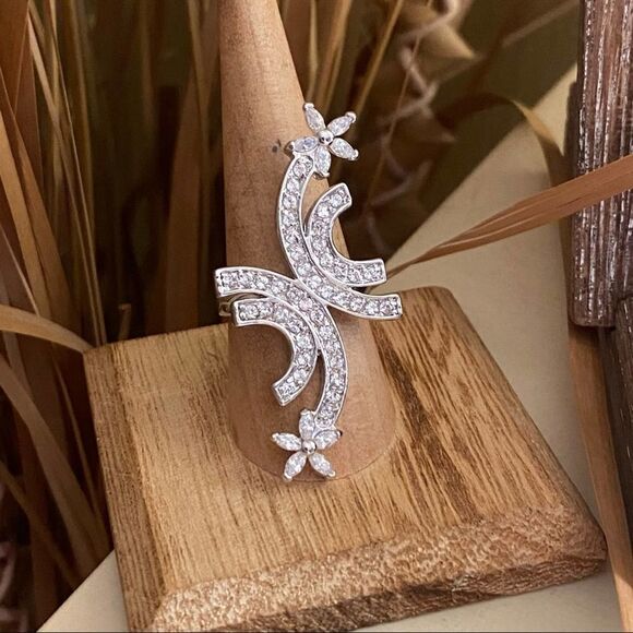 Floral Cubic Zirconia Statement Ring Size 6,7,8 - Picture 4 of 5